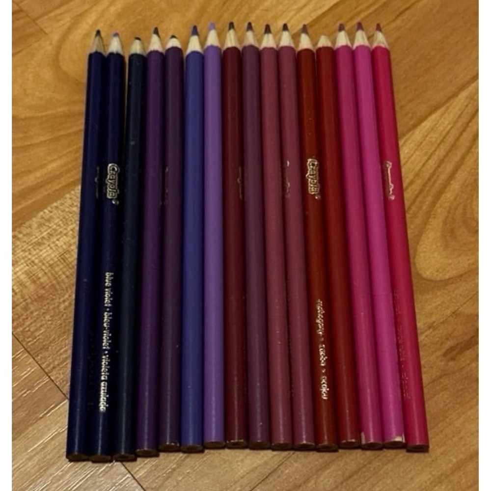Bundle of 16 Purple Tones Crayola Color pencils lightly use some colors are disc